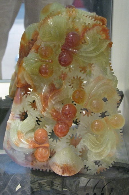 jade carving of bubble eye goldfish